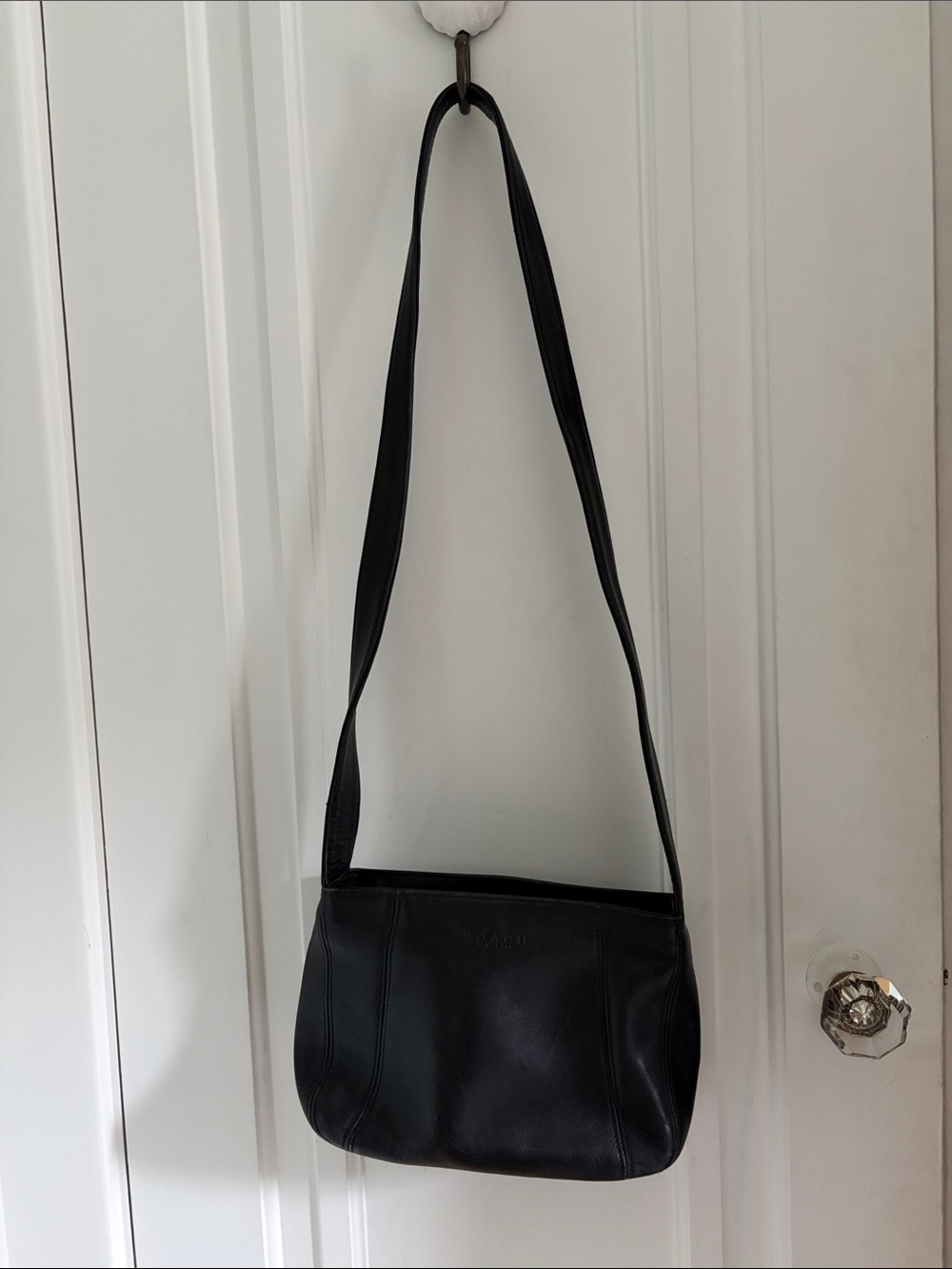 Coach • Vintage Black Leather Crossbody Bag